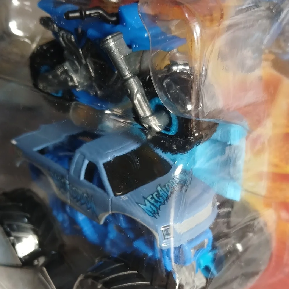 Megalodon Motorcycle And Toy Truck Monster Jam Set - Picture 2 of 4